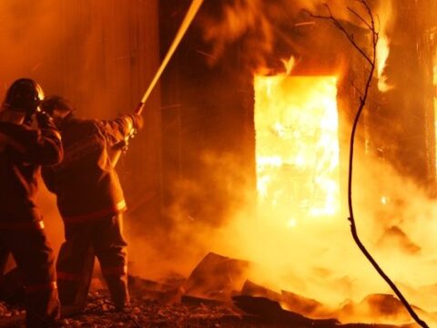 Пенсионер погиб при пожаре в частном доме в ТиНАО Новости Новой Москвы 